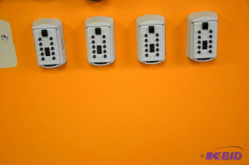 lot 29 image: 4 key lock boxes...