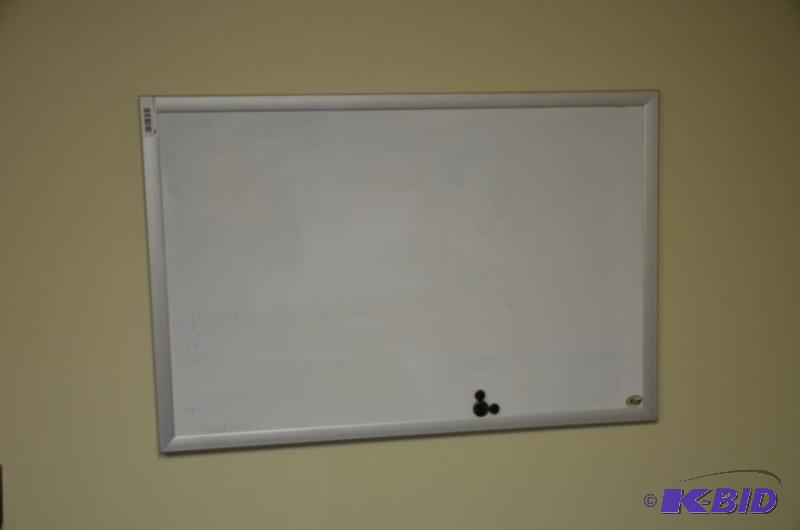 lot 41 image: whiteboard 36x24...