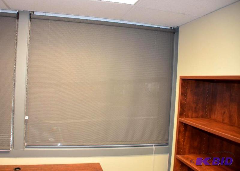 lot 46 image: Role up Sun shades...