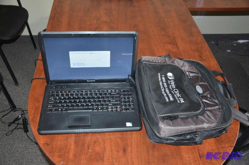 lot 77 image: Lenovo G550 Pentium , powers up, includes pow...