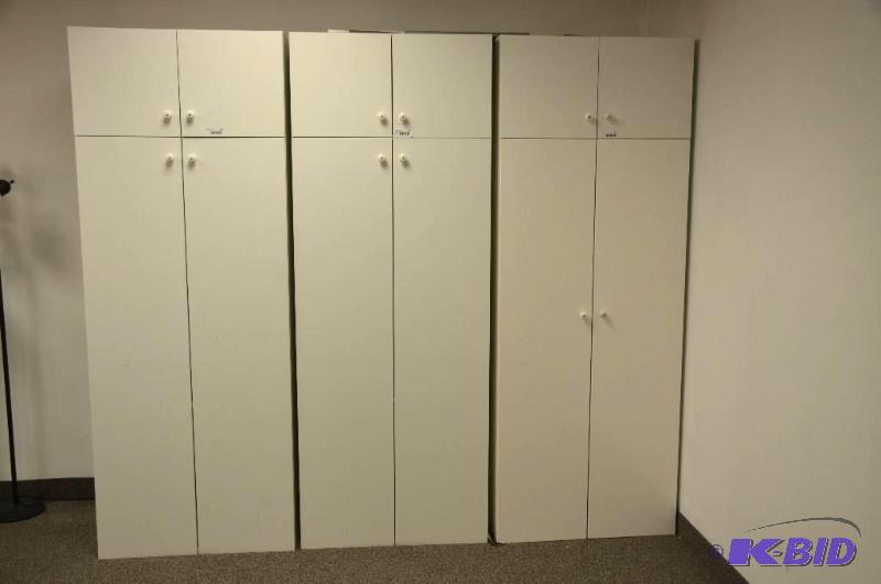 lot 89 image: 1 White wooden, 4-door cabinet with shelving....