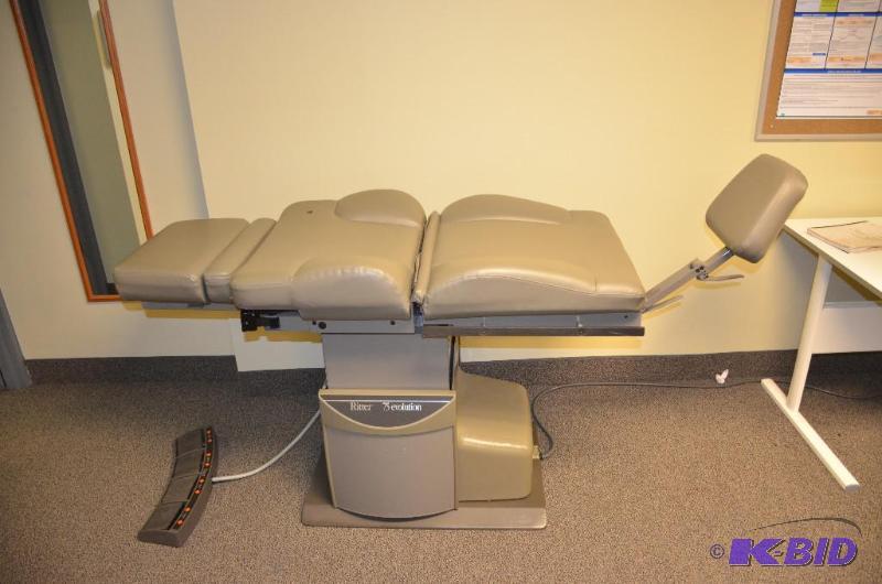 lot 92 image: Ritter 75 evolution SurgeryExam table.Used t...