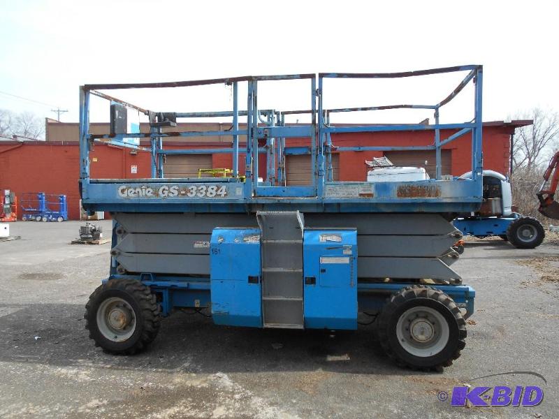 2005 Genie GS-3384 Rough Terrain Scissorlift. 4X4. Works.