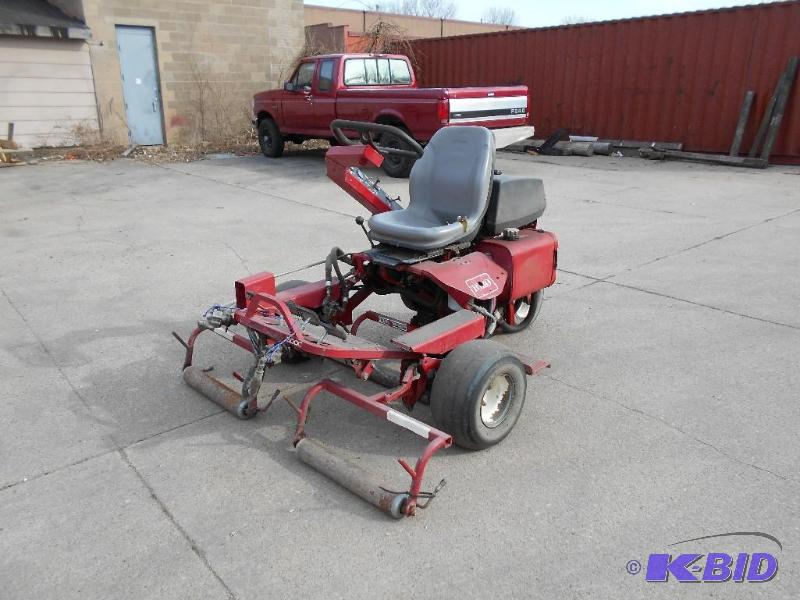 Toro Greensmaster 3000 Triplex Reel Mower. NO RESERVE