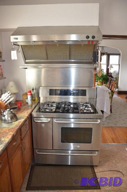 Stainless Steel gas stove &amp Frididaire El...