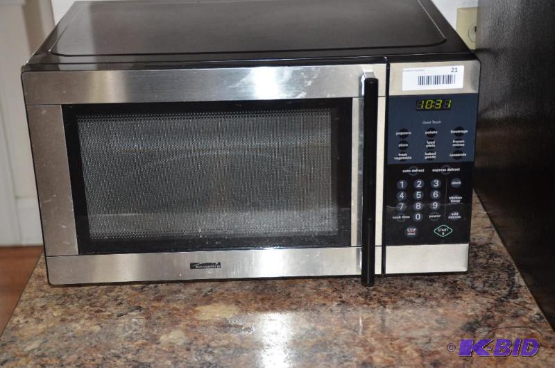 Lot # 22 - Small Kenmore Microwave - (Works) - Adam's Northwest Estate  Sales & Auctions