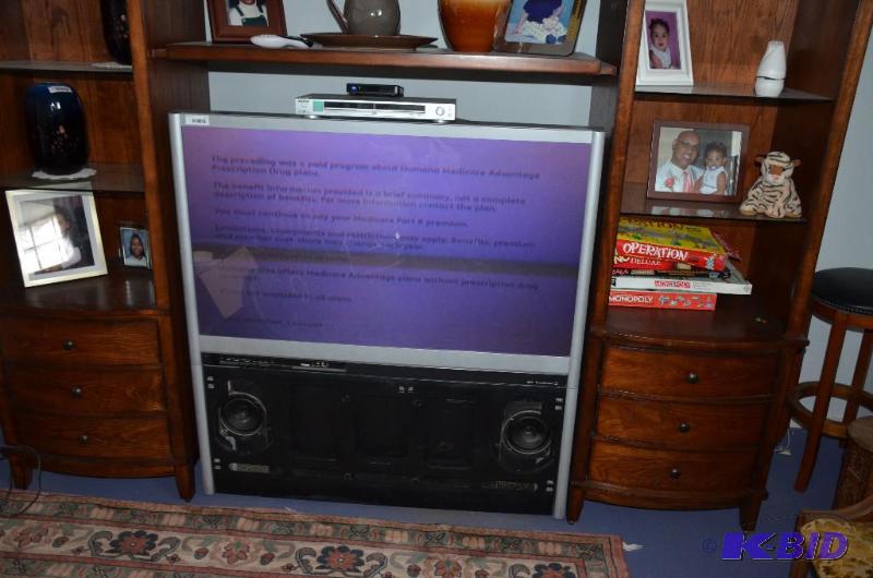 Toshiba projection TV 51 model 51H83. Bring h...