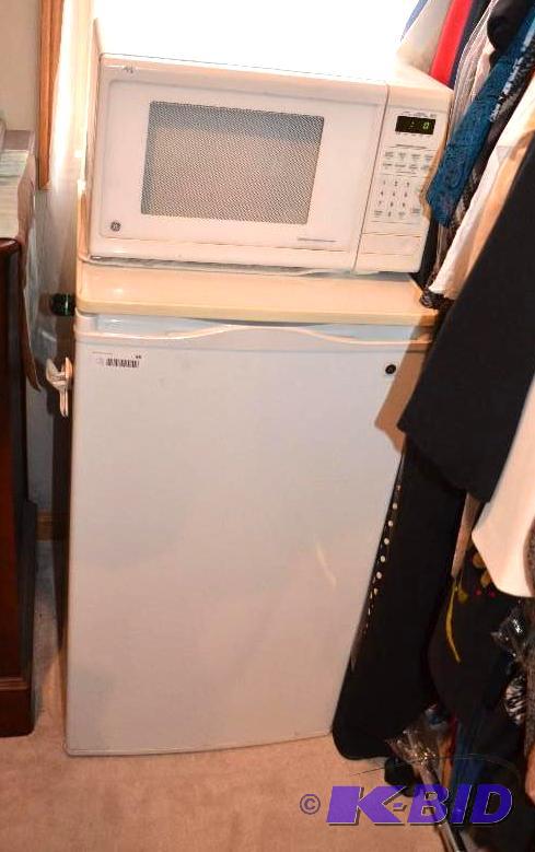 GE JE635W&nbsp microwave, GE mini fridg 34 t...