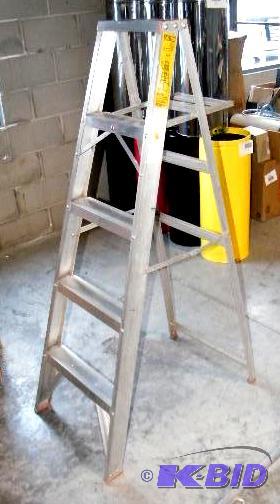 Step Ladder - Has paint can flip tray - Type ...