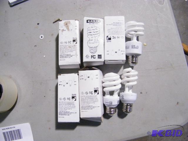 Light Bulb Lot - 8 total - Energy saving...