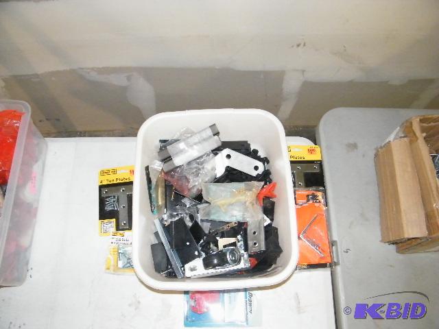 Bracket Lot - 15.50 lb - There are T brackets...