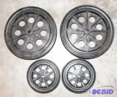 Lot of 4 Wheels - Two pair - Could be used fo...