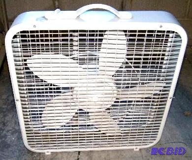 Lakewood Electric Fan - Has 3 speeds - Barely...