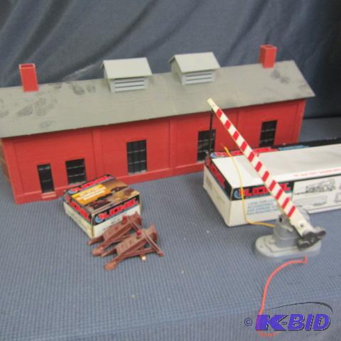 Lionel Train Shed, Crossing Gate