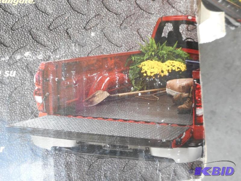 lot 12 image: Tailgate protectors