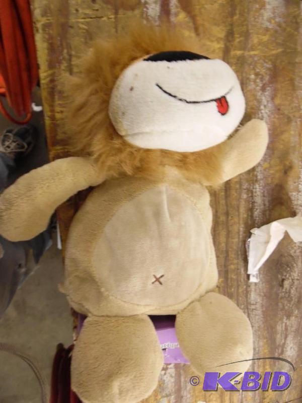 Stuffed lion toy