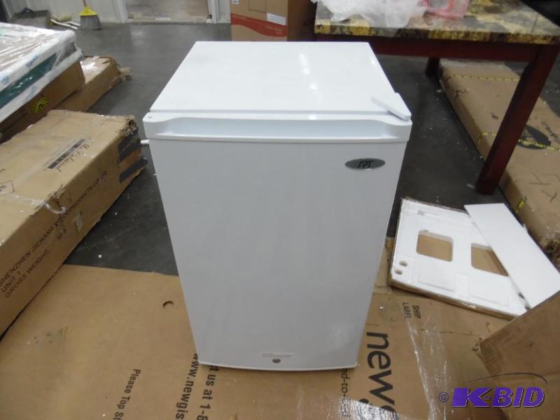 Upright freezer
