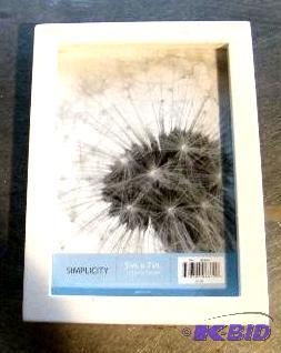 lot 73 image: White Wood Picture Frame - 5 x 7 - &quotSimp...
