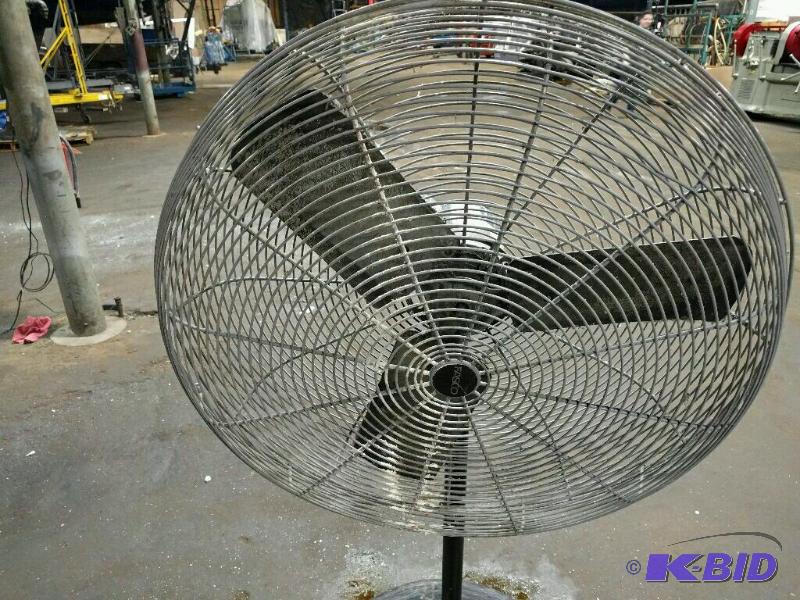 lot 8 image: Fasco model D824&nbspPedestal Fan&nbspseria...