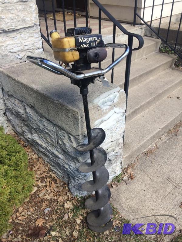 Magnum III Plus 49cc ice auger. Tecumseh engi... Ice Fishing Stuff