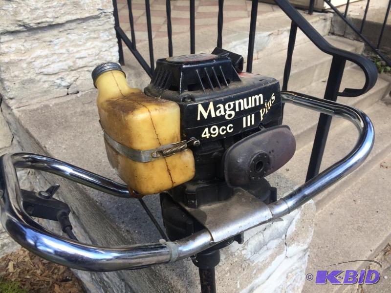 Magnum III Plus 49cc ice auger. Tecumseh engi... Ice Fishing Stuff