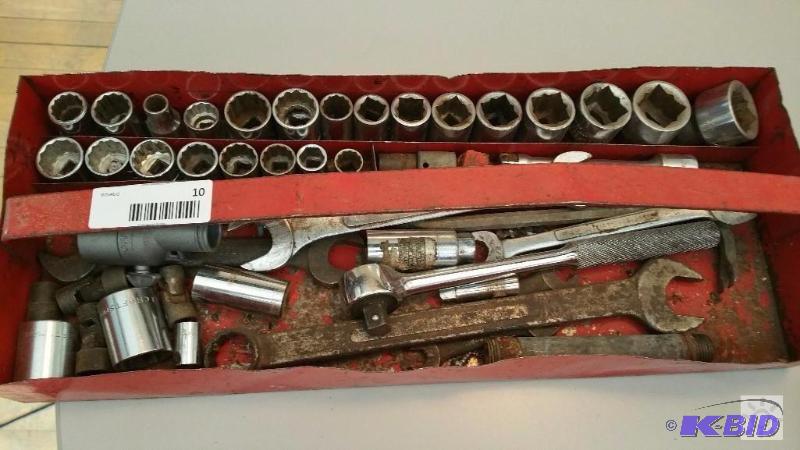 lot 10 image: Assorted Tools