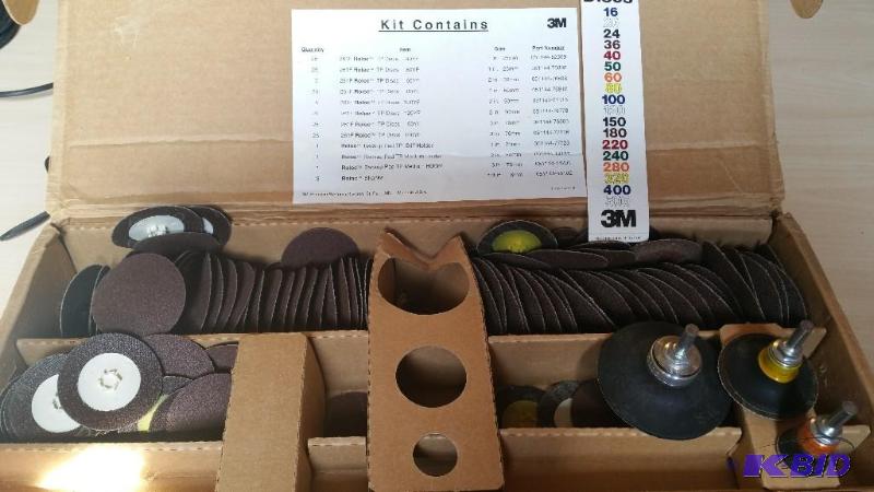 lot 1004 image: 3M Roloc Discs Kit