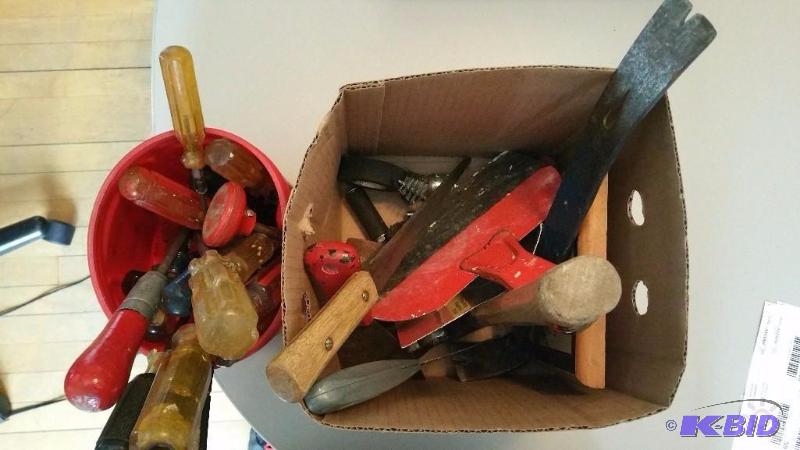 lot 17 image: Assorted Tools