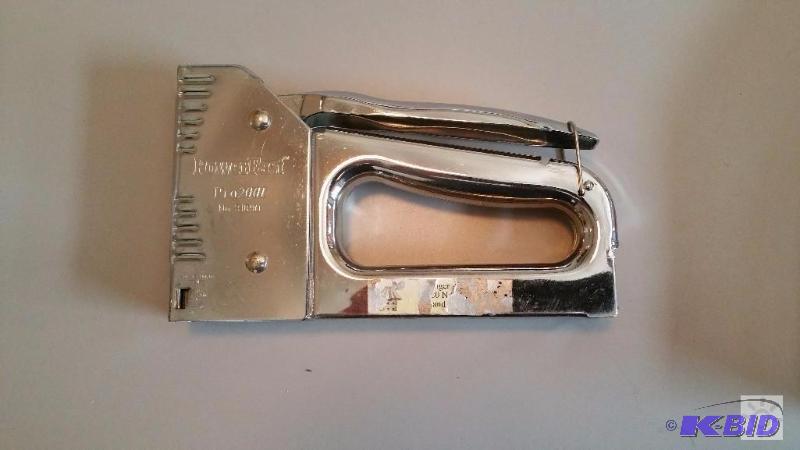 lot 19 image: Stapler with staples