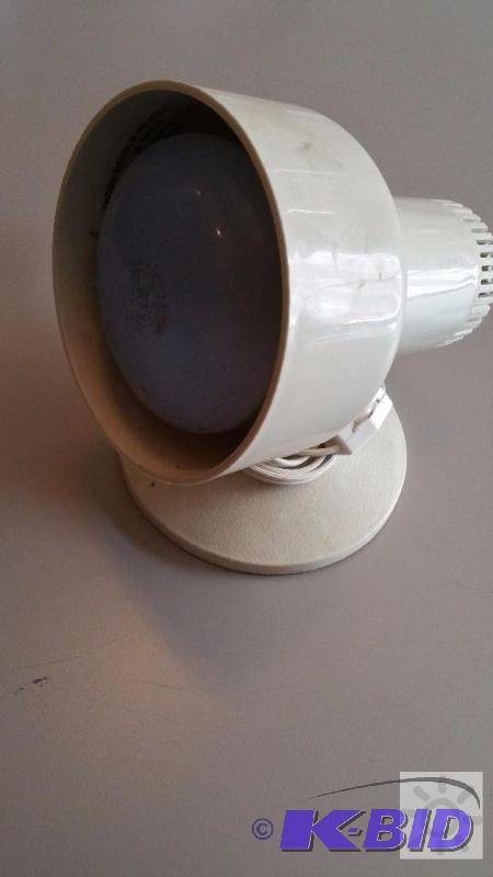 lot 2 image: Heat Lamp
