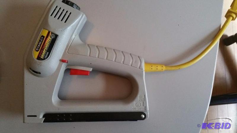 lot 20 image: Power Stapler with staples