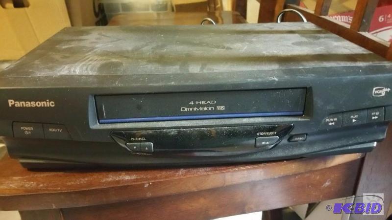 lot 32 image: Panasonic VHSVCR