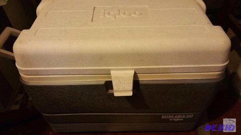 lot 44 image: Igloo Cooler