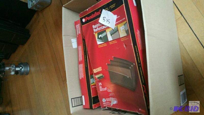 lot 515 image: Box of Pendaflex Hanging File Folders