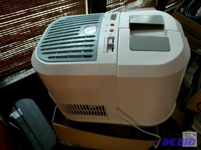 lot 707 image: Sunbeam Humidifier