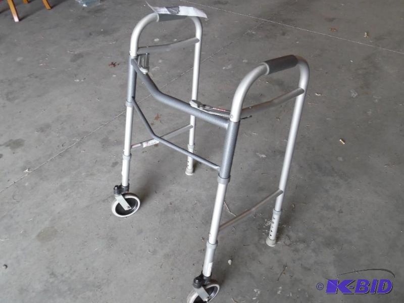 Foldable walker
