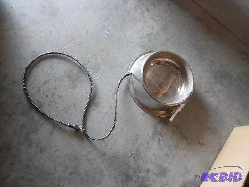 Heated pet bowl
