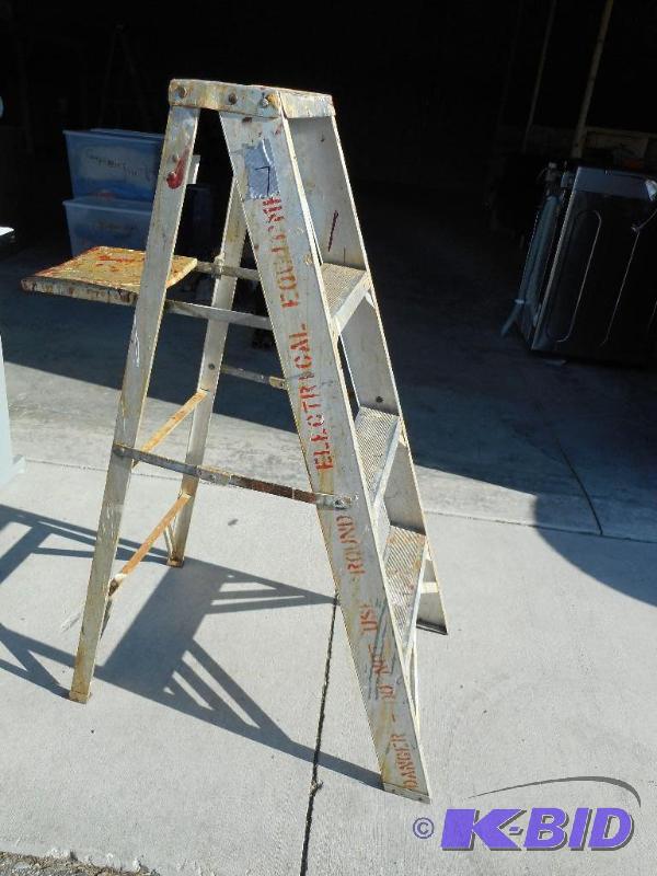 Step ladder