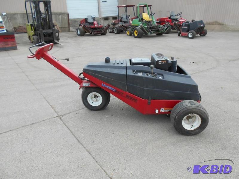 lot 11 image: Toro Hydrojet 3000 Aerator. Starts, Runs and Drives.