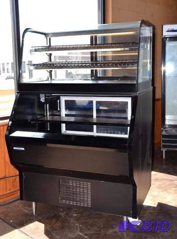 lot 3 image: Federal industries cooler food display39&quo...