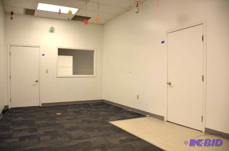 lot 62 image: 2 White Doors 36" x 79" & 35 1...