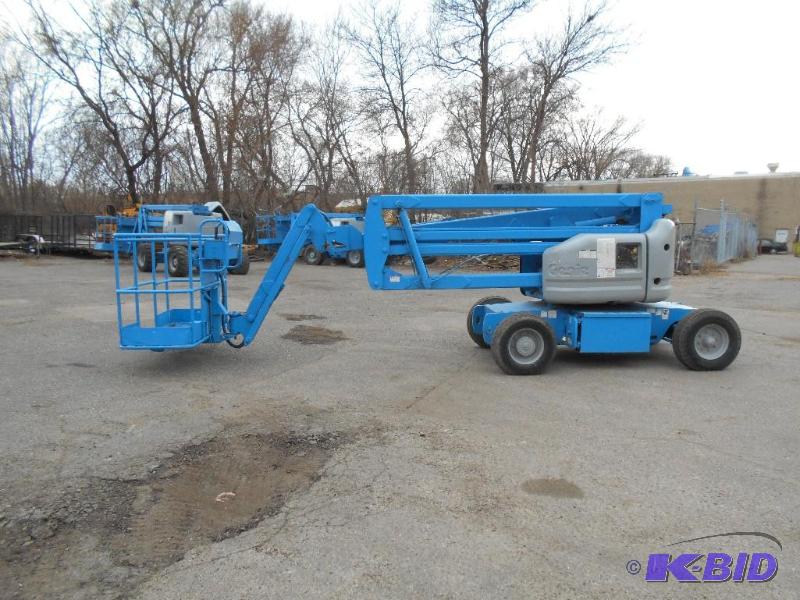 Genie Z 4525 Articulated Boom Lift. Starts, Runs, Drives Lifts Electric