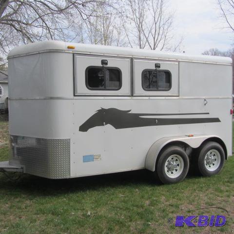 lot 1 image: 2007 Miley 2 Horse Trailer