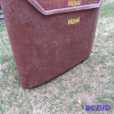 lot 11 image: Hi Qual Corner Feeder