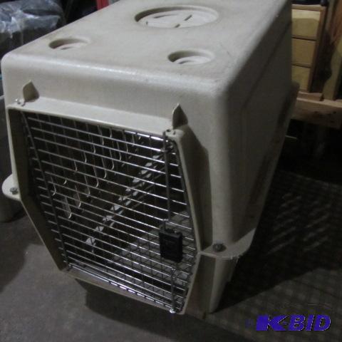 lot 114 image: Sky Kennel
