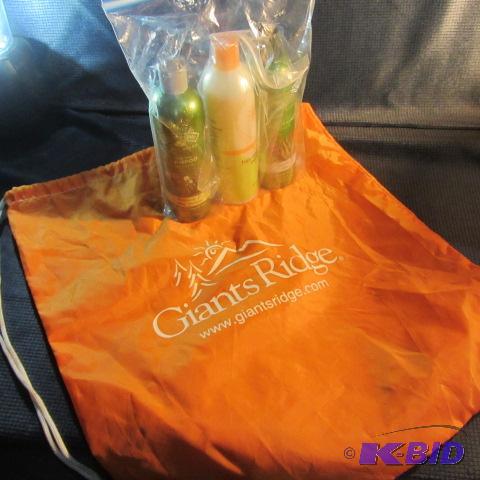 lot 122 image: Cinch Bag, Shampoo & Conditioner