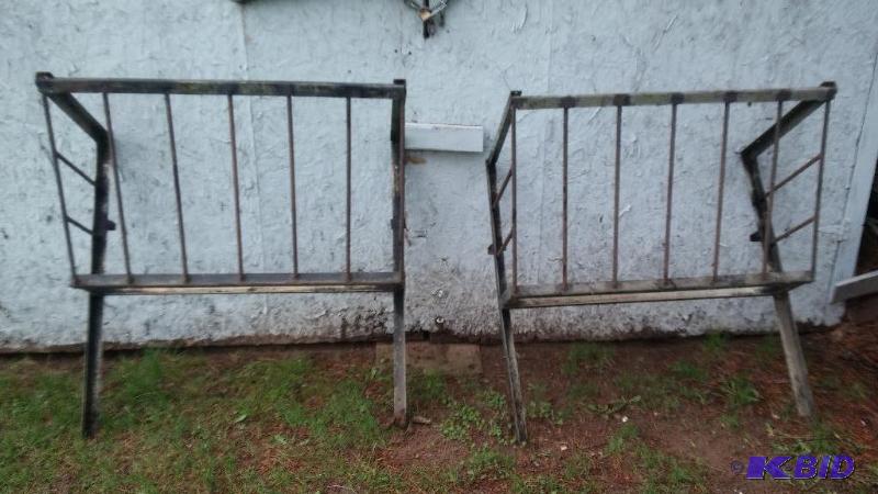 lot 126 image: Heavy Duty Hay Feeders