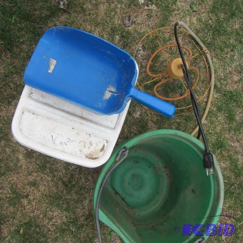 lot 14 image: Feed Pail, Heater