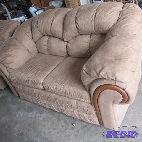 lot 29 image: Ultra Suede Loveseat