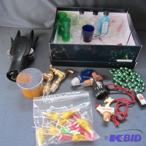 lot 42 image: Cork Screw & Bar Items